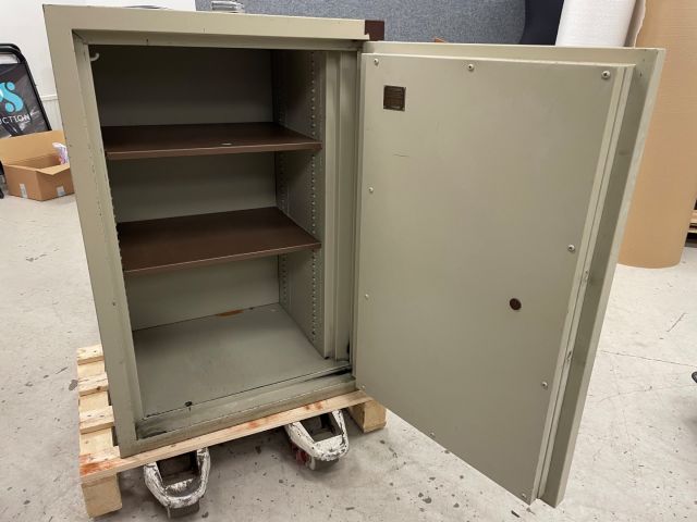 828936-5 Safe, Hadak