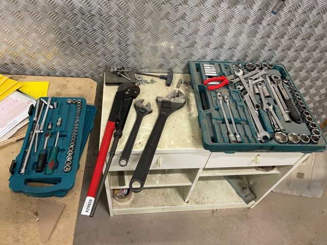 828624-1 Kamasa tools etc.