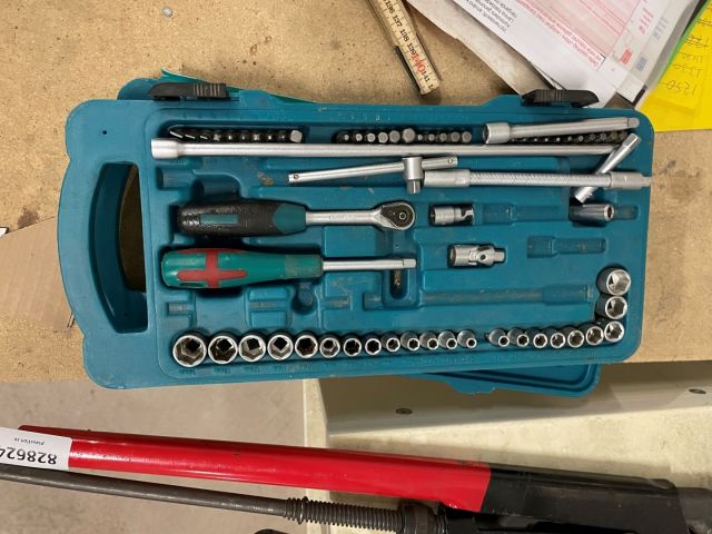 828624-2 Kamasa tools etc.