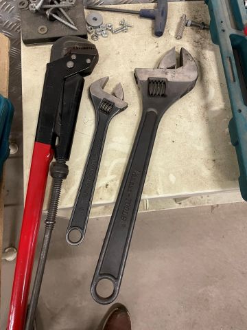 828624-3 Kamasa tools etc.