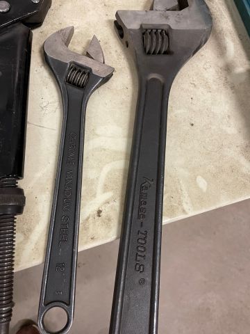 828624-4 Kamasa tools etc.