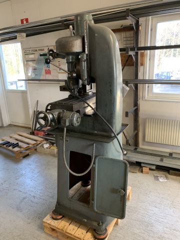 824387-2 Cutter with table feed Mattsson & Zetterlund VF600