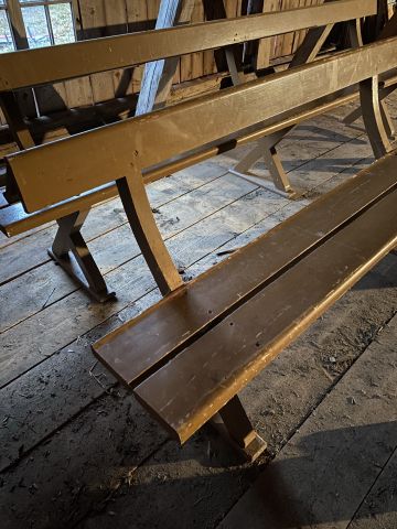 794685-4 Church pews and stool