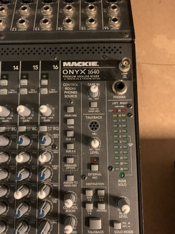 844936-3 16-channel mixer table, Mackie Onyx 1610