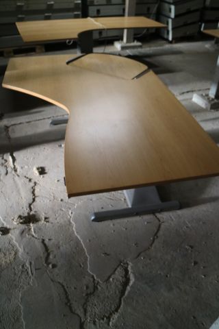 836370-2 2 Electric desk kinnarps height and lower