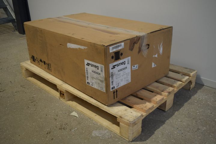 683248-3 Induction hob from SMEG HOBD682R