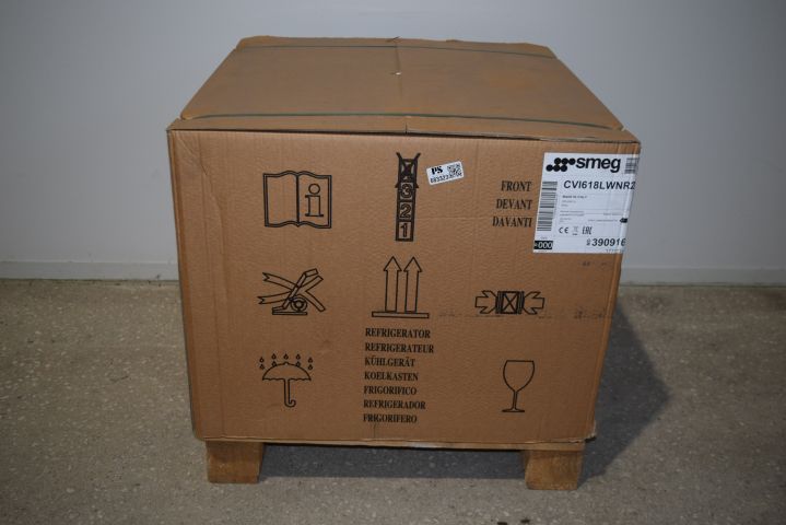 683323-2 Wine cooler from SMEG CVI618LWNR2