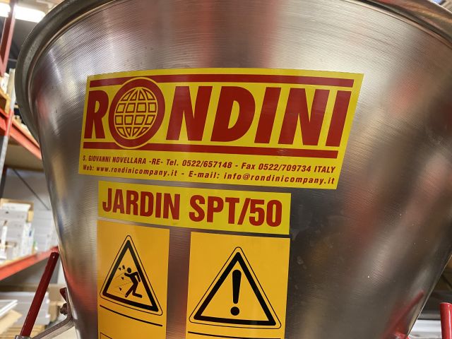 833857-8 Salt spreader Rondini Jardin SPT / 50, use once.