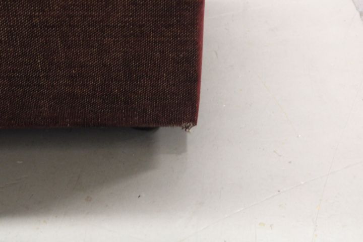 855509-8 Sofa dressed in Ralph Lauren Fabric