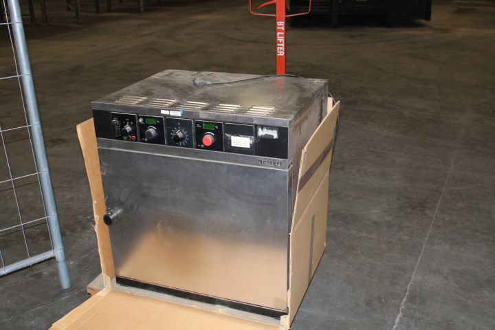 830166-1 Laboratory Precision oven Memmert up to 200 degrees Celsius