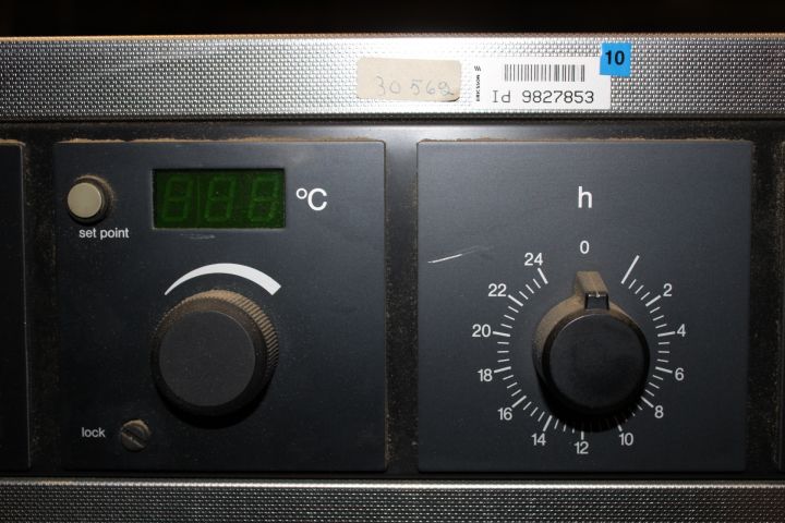 830166-7 Laboratory Precision oven Memmert up to 200 degrees Celsius