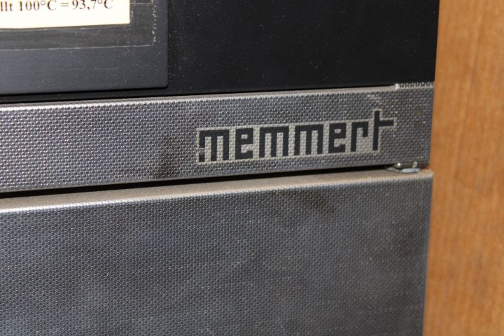 830166-9 Laboratory Precision oven Memmert up to 200 degrees Celsius