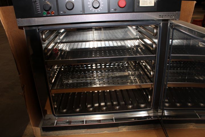 830166-10 Laboratory Precision oven Memmert up to 200 degrees Celsius