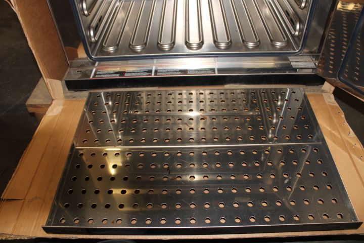 830166-16 Laboratory Precision oven Memmert up to 200 degrees Celsius
