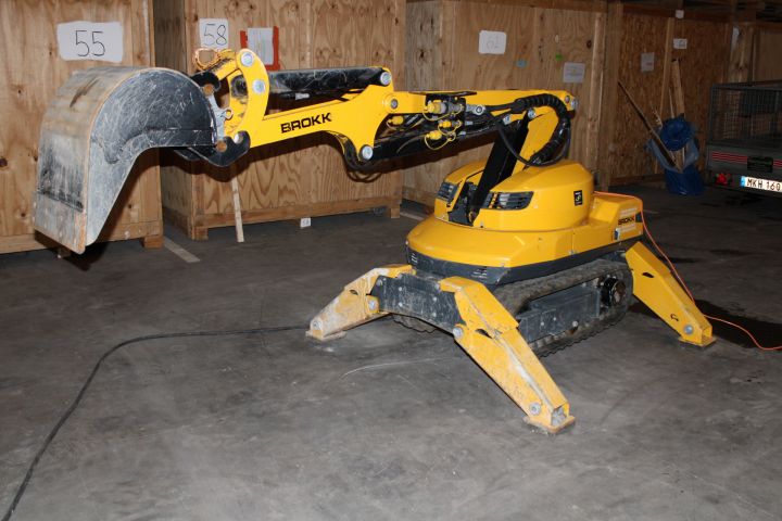 830167-1 Demolition robot Brokk 110 - 2018 NOTE only 160 Hours