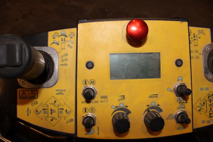 830167-44 Demolition robot Brokk 110 - 2018 NOTE only 160 Hours