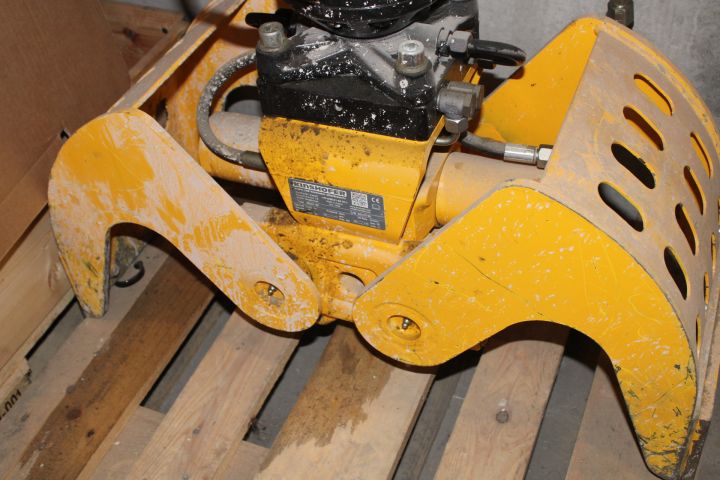 830167-77 Demolition robot Brokk 110 - 2018 NOTE only 160 Hours