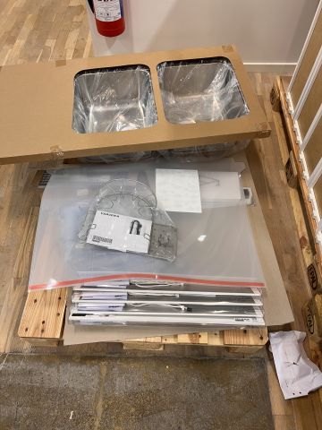 812135-2 Lot with kitchen system IKEA, about 170 packages (unused)
