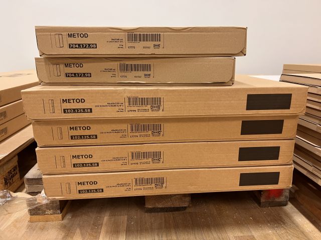 812135-8 Lot with kitchen system IKEA, about 170 packages (unused)