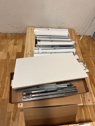 812135-43 Lot with kitchen system IKEA, about 170 packages (unused)