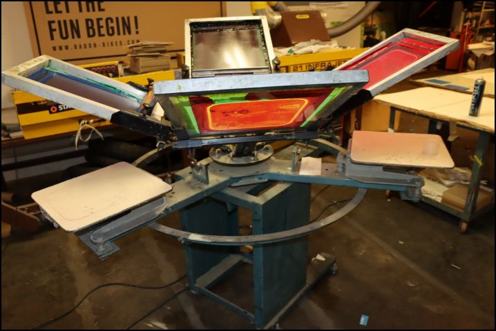 855848-2 Textile spinner, 4 arms, 3 pallets