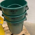 856333-5 Assortment of barrels, Rubbermaid Brute