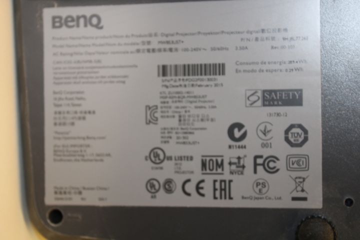 835763-7 Benq Projector MW853UST + incl. Speaker and wall mount