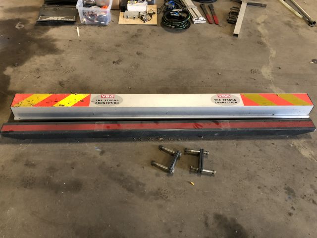 857173-1 Underrun protection for truck