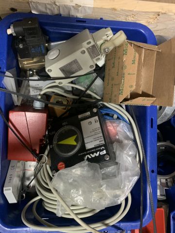 827693-7 Everything on the pallet