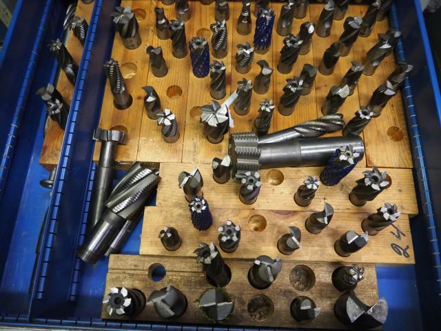 857444-18 Pedersen VPU-900 Milling Machine