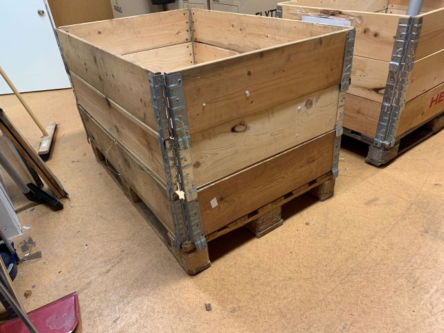 835784-1 17 pallet collars