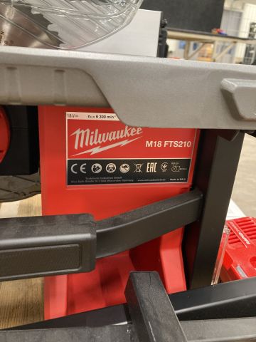 857269-5 Bordssåg Milwaukee M18 FTS210-0 ( Utan batteri )
