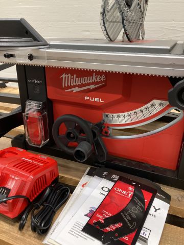 857269-6 Bordssåg Milwaukee M18 FTS210-0 ( Utan batteri )