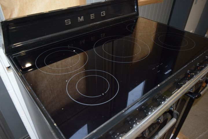 683383-6 Stove from SMEG TR93IBL (Trp damaged)