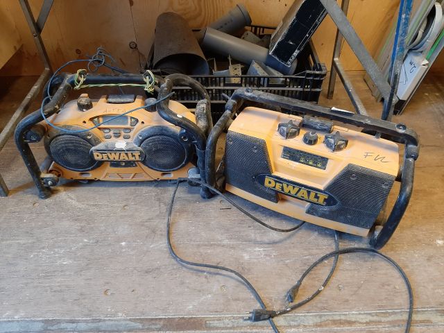 804461-1 Construction radio x2 - DeWalt DC011 / DW911