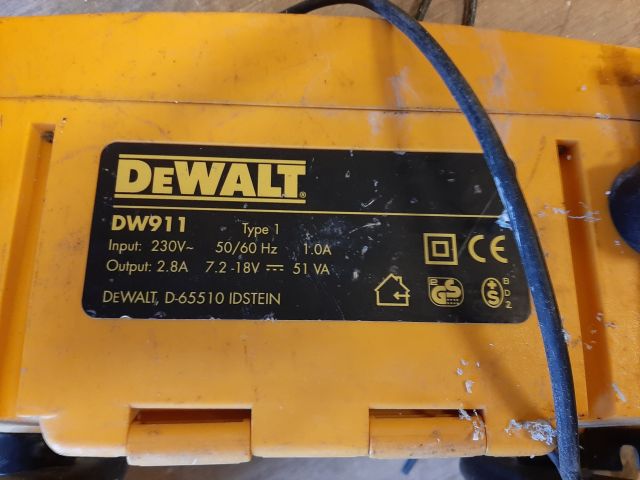804461-5 Construction radio x2 - DeWalt DC011 / DW911