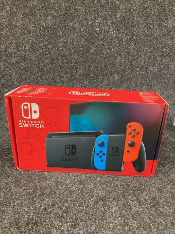 857916-3 Nintendo Switch Neon Red / Neon Blue 2019 (Note)