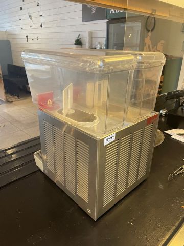 839189-2 Slush machine Ugolini Arctic Deluxe 12 / 2A.