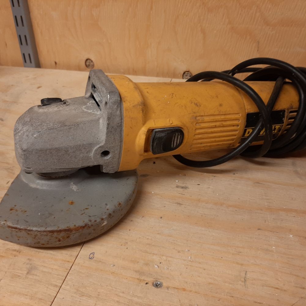 804477-2 Collection with electric machines, circular saws, angle cutters etc. - DeWalt & Black & Decker