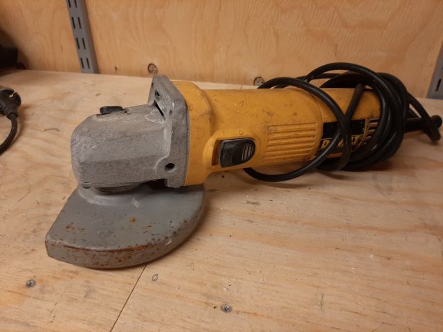 804477-2 Collection with electric machines, circular saws, angle cutters etc. - DeWalt & Black & Decker