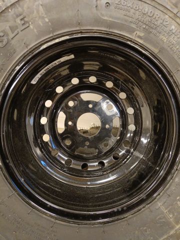 754197-11 3 ATV tires, of which 2 on rim, Carlisle Badlands A / R 26x8,00R12 NHS