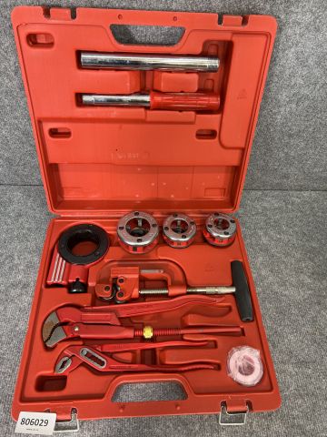 806029-6 Collection of tools - Angle grinder, drill screwdriver and pipe tool