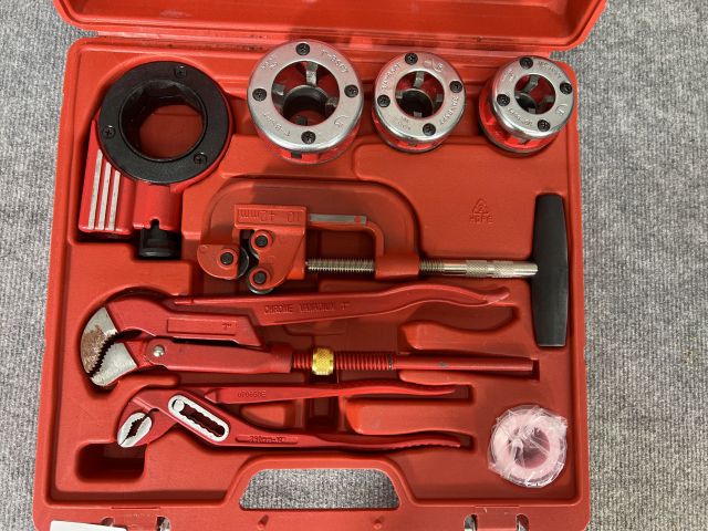 806029-7 Collection of tools - Angle grinder, drill screwdriver and pipe tool