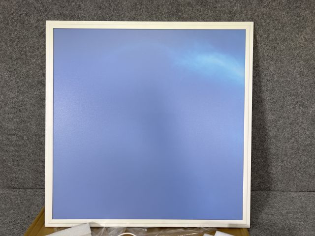 806039-2 "Blue Sky" LED Panel Light, 18 st