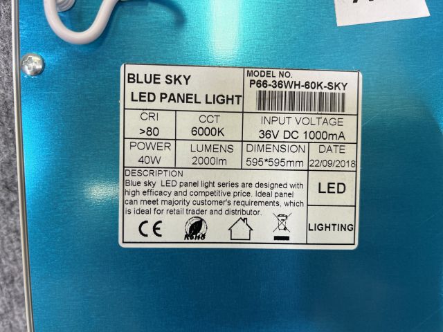 806039-5 "Blue Sky" LED Panel Light, 18 st
