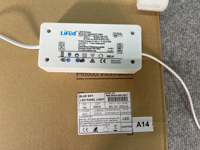 806039-6 "Blue Sky" LED Panel Light, 18 st