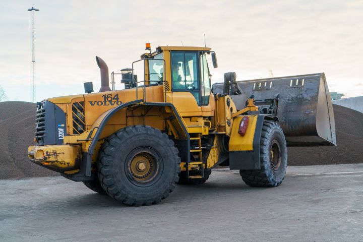 858324-7 Wheel loader Volvo L220F - 2008