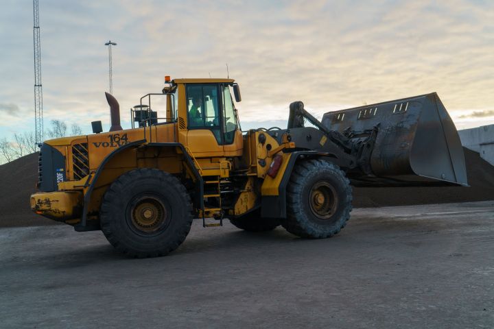858324-8 Wheel loader Volvo L220F - 2008