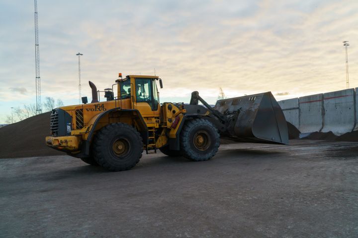 858324-9 Wheel loader Volvo L220F - 2008