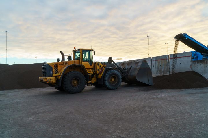 858324-10 Wheel loader Volvo L220F - 2008
